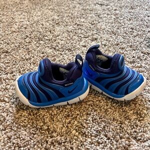 Nike Baby Navy and Royal Blue Slip-On Sneakers